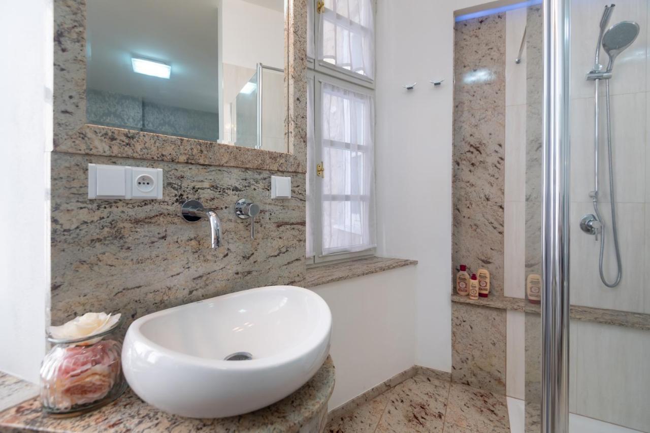 Quiet Apartment In The Heart Of Old Town Centre 布拉格 外观 照片